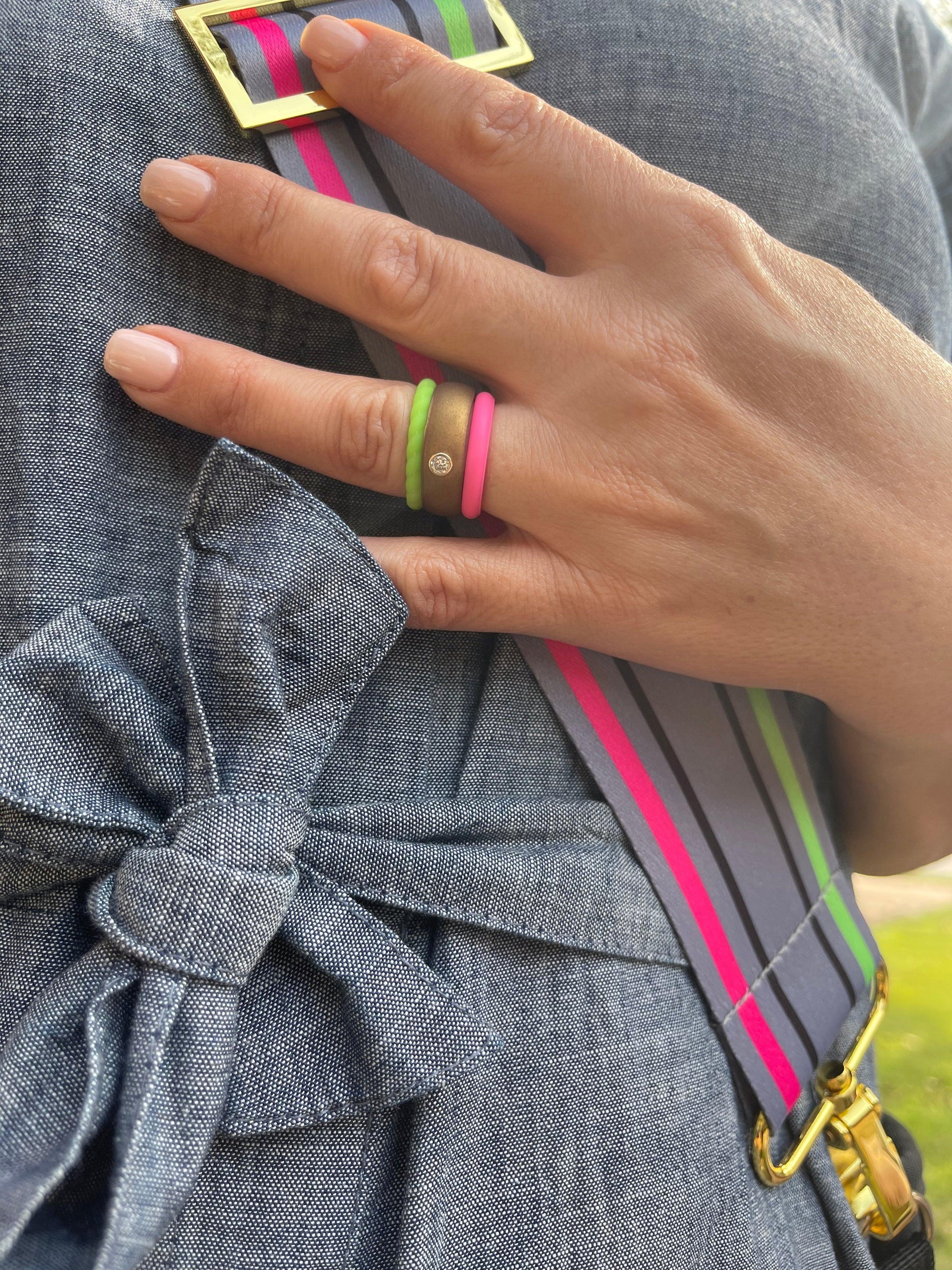 HAYLEY Neoprene Messenger Bag - TruColorsGameday